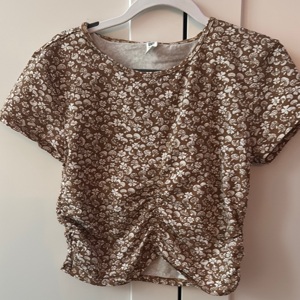 Brown and Tan Ruched Crop T-Shirt